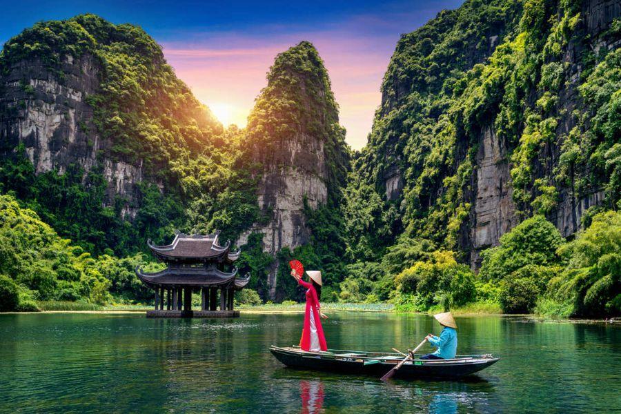 Vietnam-Is-Becoming-More-Popular-Among-American-Tourists-Heres-Why-1-240